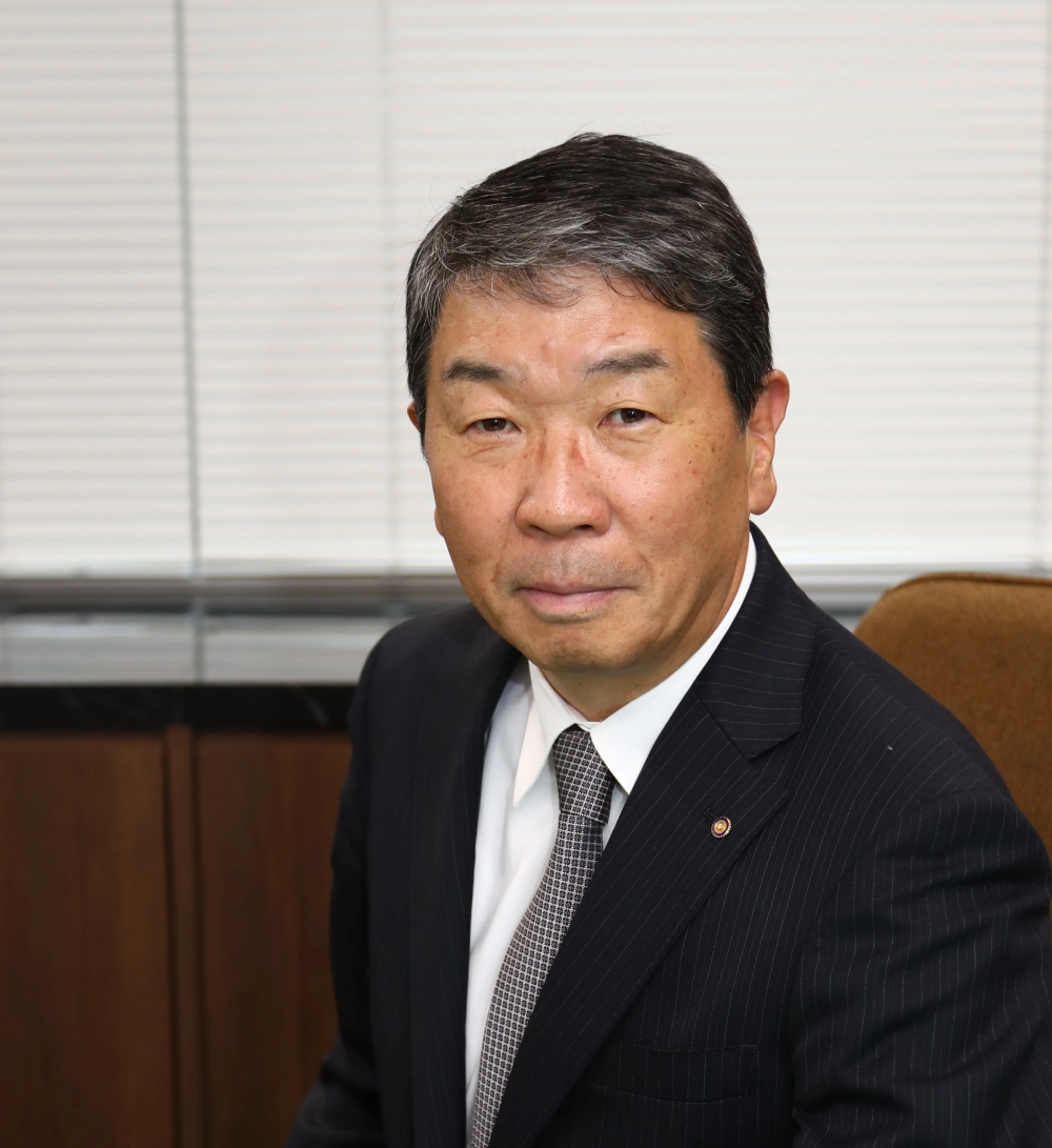 代表取締役社長　種市治雄